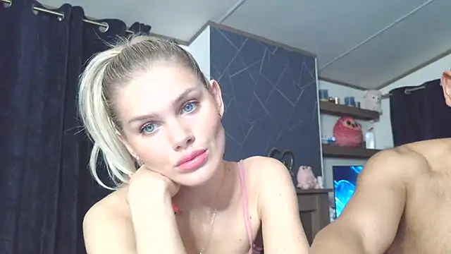 Snapshot of English_Teen_Evelyn chatting on 02/07/25, 07:06 English Teen Evelyn online show from 02/07/25, 07:06