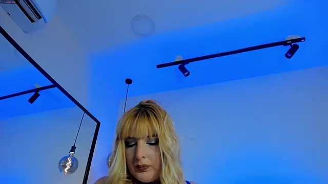 Snapshot of Blue_Angell chatting on 09/13/25, 11:37 Blue Angell online show from 09/13/25, 11:37