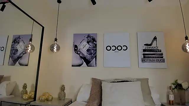 Snapshot of Blue_Angell chatting on 10/02/25, 01:01 Blue Angell online show from 10/02/25, 01:01