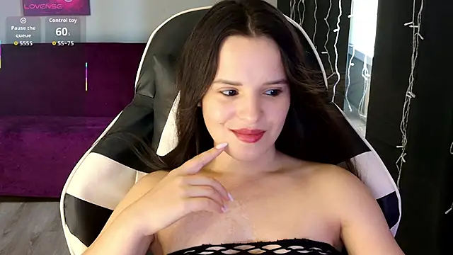 Snapshot of Harleen_Moore chatting on 08/06/26, 04:03 Harleen Moore online show from 08/06/26, 04:03