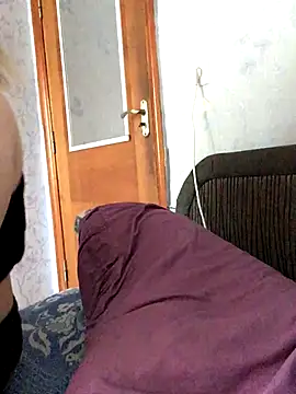 Snapshot of VikiiStoun chatting on 09/22/25, 11:01 VikiiStoun online show from 09/22/25, 11:01