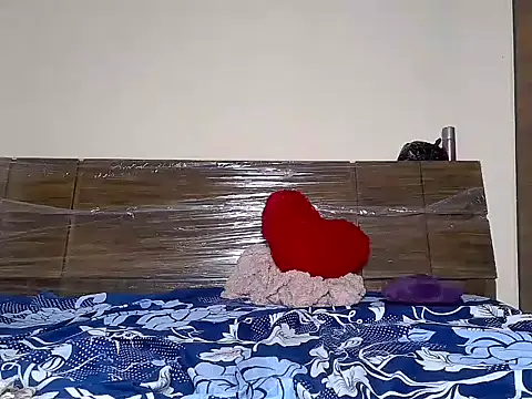karishma kappur online show from 01/13/25, 07:42