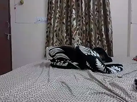 karishma kappur online show from 02/07/25, 04:14
