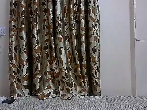 karishma kappur online show from 02/20/25, 11:43