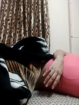 karishma kappur online show from 02/22/25, 01:02