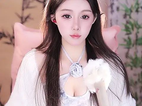 Summer-Momo online show from 01/14/25, 01:06