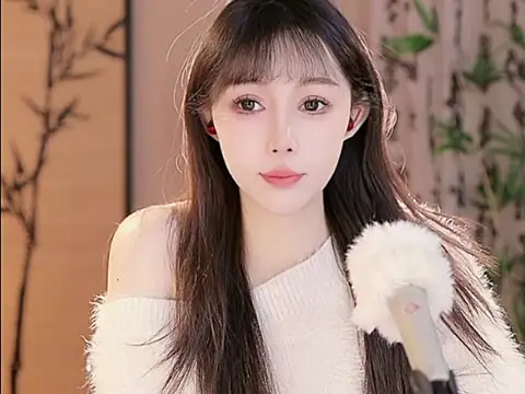 Summer-Momo online show from 02/18/25, 06:48