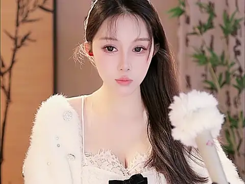 Summer-Momo online show from 02/22/25, 12:29