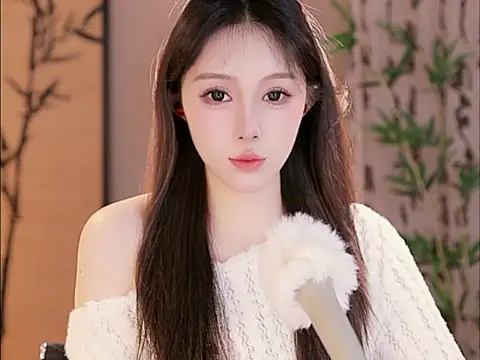 Summer-Momo online show from 02/24/25, 12:16