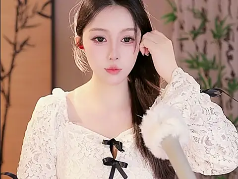 Summer-Momo online show from 02/25/25, 01:17