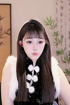 Summer-Momo online show from 03/11/25, 07:37