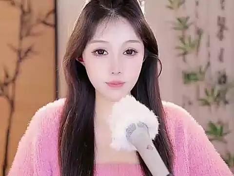 Summer-Momo online show from 03/12/25, 09:23
