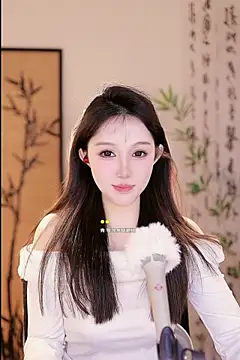 Summer-Momo online show from 03/15/25, 12:56