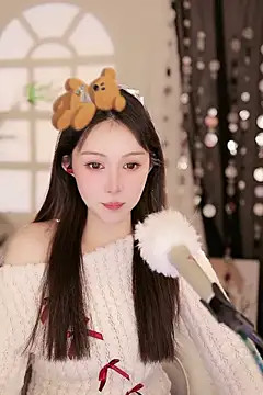 Summer-Momo online show from 03/20/25, 02:32