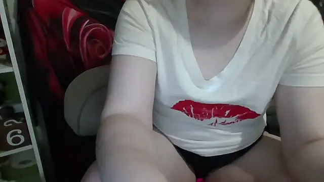 AverageRose online show from 06/18/26, 12:44