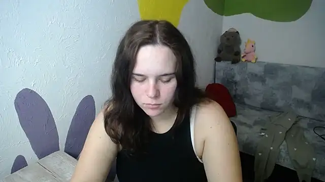 mini girly online show from 10/27/25, 01:48