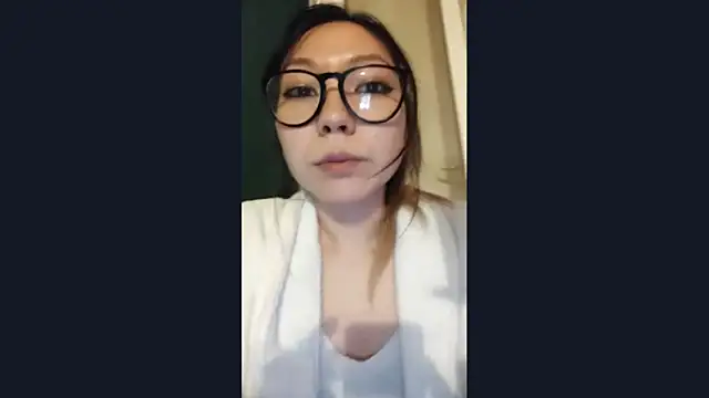Snapshot of LoveFoxyQueen chatting on 03/12/26, 11:33 LoveFoxyQueen online show from 03/12/26, 11:33