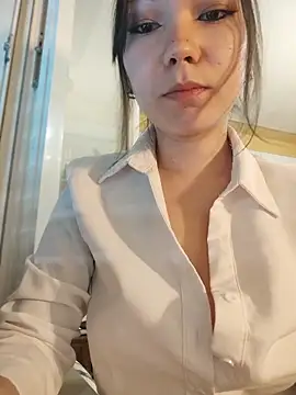 Snapshot of LoveFoxyQueen chatting on 05/29/26, 04:49 LoveFoxyQueen online show from 05/29/26, 04:49