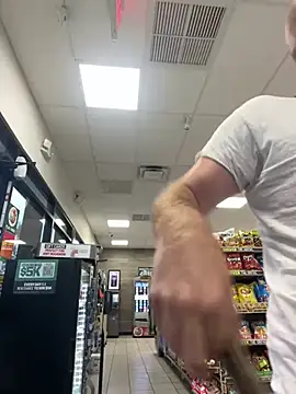 Snapshot of 32XRedBeard chatting on 02/11/25, 12:27 32XRedBeard online show from 02/11/25, 12:27