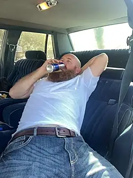 Snapshot of 32XRedBeard chatting on 03/02/25, 02:10 32XRedBeard online show from 03/02/25, 02:10