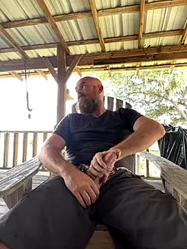 Snapshot of 32XRedBeard chatting on 11/16/25, 06:24 32XRedBeard online show from 11/16/25, 06:24