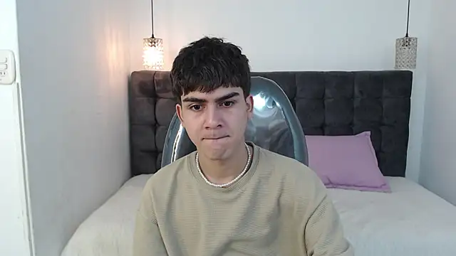 Tommy18   online show from 01/08/25, 01:31
