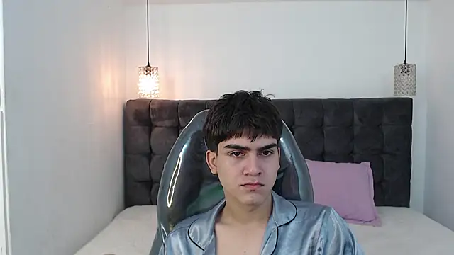 Tommy18   online show from 01/09/25, 01:35