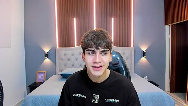 Tommy18   online show from 09/19/25, 03:30