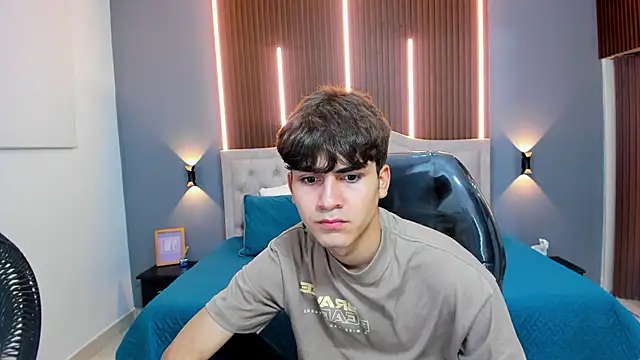 Tommy18   online show from 09/21/25, 03:30