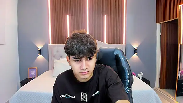 Tommy18   online show from 10/23/25, 03:17