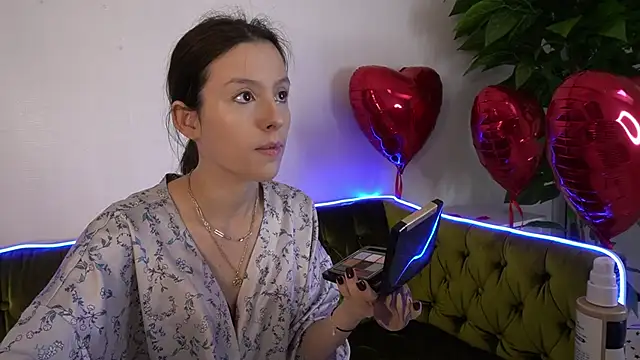 Snapshot of AnnaElys chatting on 02/12/25, 07:13 AnnaElys online show from 02/12/25, 07:13