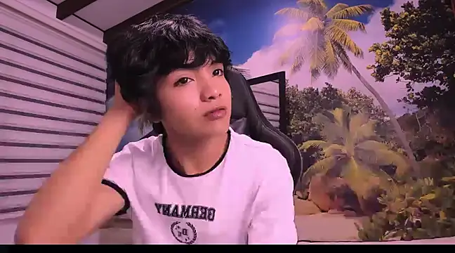 AllanYong18 online show from 02/01/25, 02:05