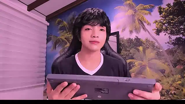 AllanYong18 online show from 02/10/25, 02:30