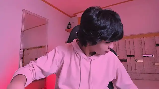 AllanYong18 online show from 03/16/25, 09:05