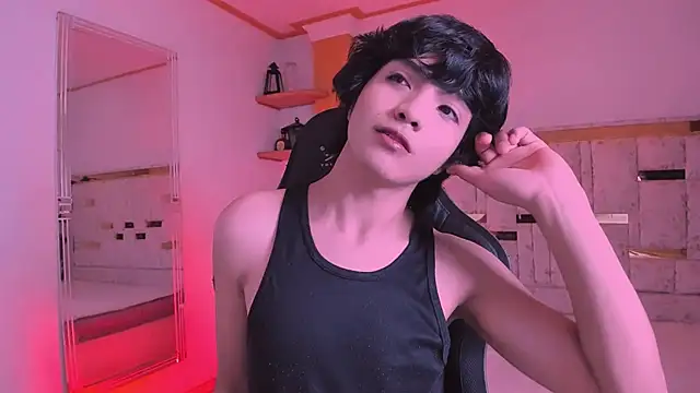 AllanYong18 online show from 03/17/25, 10:49