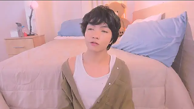 AllanYong18 online show from 11/29/25, 12:19