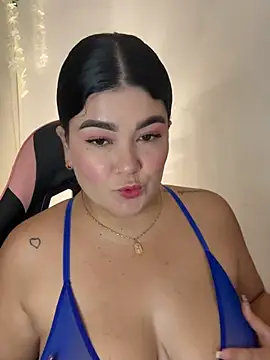 Snapshot of karla_hotgirl chatting on 03/12/26, 01:23 karla hotgirl online show from 03/12/26, 01:23