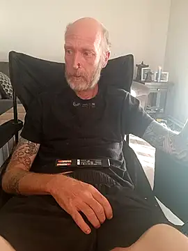 Snapshot of filthymind619 chatting on 10/13/25, 02:17 filthymind619 online show from 10/13/25, 02:17