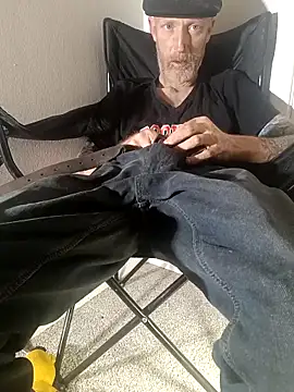 Snapshot of filthymind619 chatting on 11/29/25, 10:46 filthymind619 online show from 11/29/25, 10:46