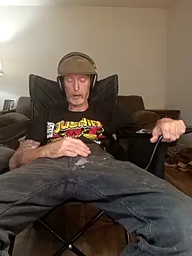 Snapshot of filthymind619 chatting on 12/05/25, 03:37 filthymind619 online show from 12/05/25, 03:37