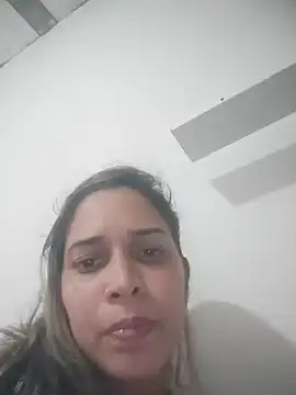 Snapshot of Sheilahot@xh chatting on 09/11/25, 03:01 Sheilahotxh online show from 09/11/25, 03:01