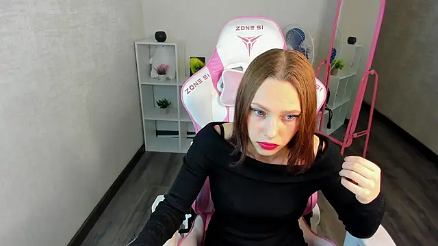 Aliceforfuun online show from 02/17/25, 07:37