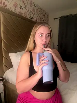 lucyRose xoxox online show from 09/28/25, 06:13