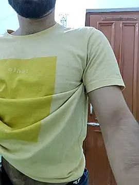 Snapshot of TOPMOON001 chatting on 10/01/25, 08:15 TOPMOON001 online show from 10/01/25, 08:15