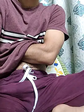 Snapshot of TOPMOON001 chatting on 10/06/25, 08:45 TOPMOON001 online show from 10/06/25, 08:45