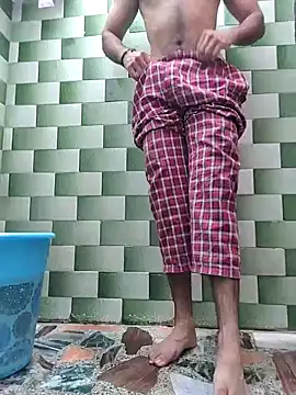 Snapshot of TOPMOON001 chatting on 10/16/25, 06:36 TOPMOON001 online show from 10/16/25, 06:36