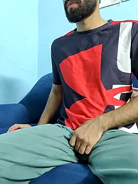 Snapshot of TOPMOON001 chatting on 10/22/25, 10:04 TOPMOON001 online show from 10/22/25, 10:04