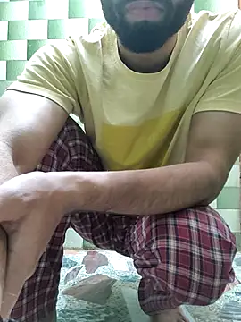 Snapshot of TOPMOON001 chatting on 11/06/25, 05:08 TOPMOON001 online show from 11/06/25, 05:08