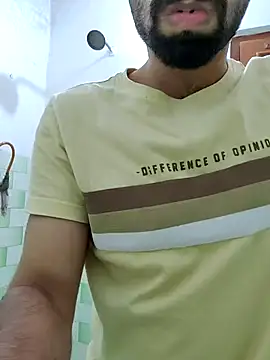 Snapshot of TOPMOON001 chatting on 11/16/25, 06:57 TOPMOON001 online show from 11/16/25, 06:57