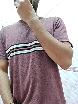 Snapshot of TOPMOON001 chatting on 11/21/25, 06:17 TOPMOON001 online show from 11/21/25, 06:17